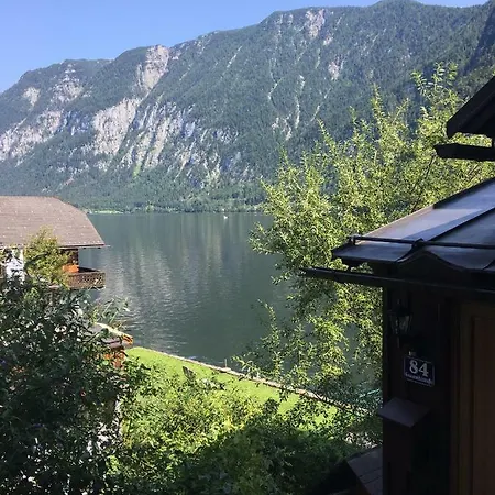 Pinkdeer Hallstatt